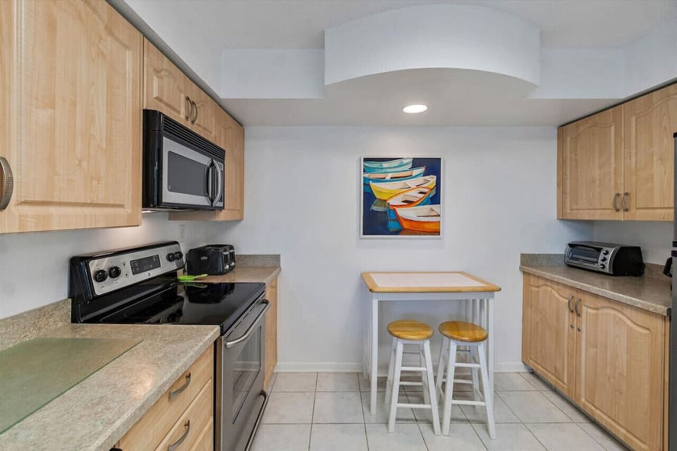 Kitchen with Breakfast Nook