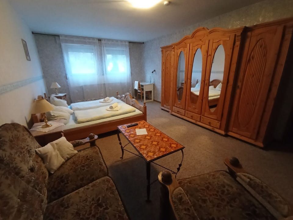 Double Room | Free WiFi, bed sheets