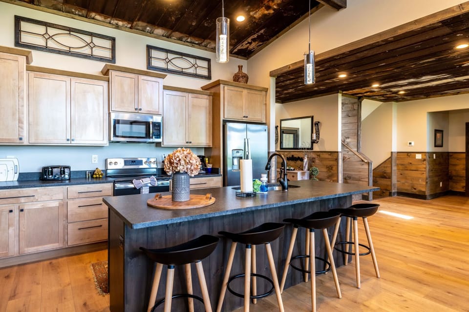 Entertain guests and prepare your favorite meals in this spacious kitchen!