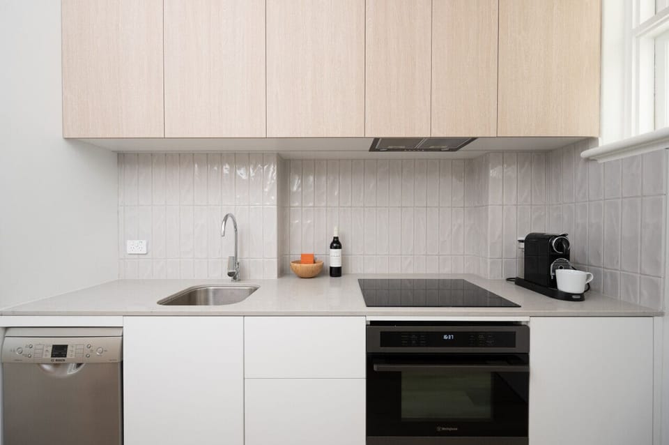 Spacious and fully equipped kitchen, perfect for those who love to prepare their meals.