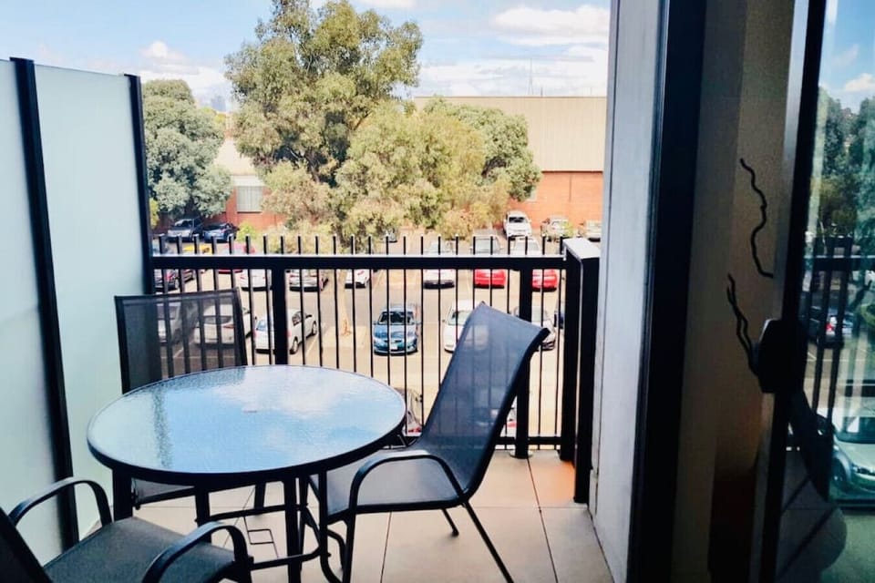 [Balcony] Get some fresh air while having a cup of coffee from balcony.