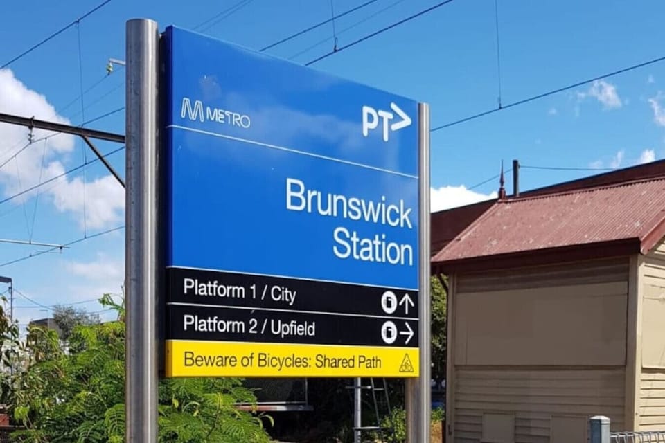 Brunswick train station 250m up the road. 15mins to Southern Cross and 18mins to Flinders Street stations.