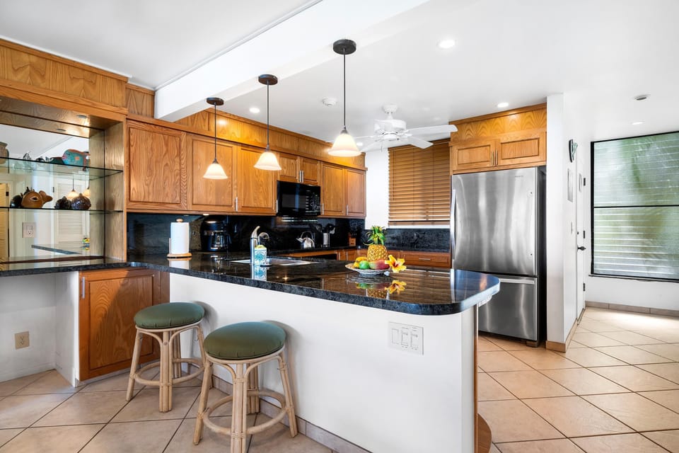 Condo, Multiple Beds (Keauhou Kona Surf & Racquet Club #4-1) | Private kitchen | Dishwasher, paper towels