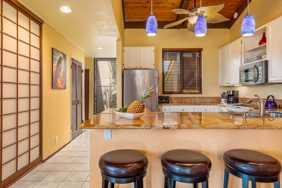Condo, Multiple Beds (Keauhou Kona Surf & Racquet Club #8-3) | Private kitchen | Dishwasher