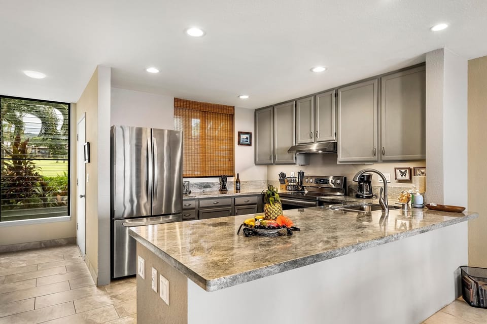 Condo, Multiple Beds (Keauhou Kona Surf & Racquet Club #5-1) | Private kitchen | Dishwasher, paper towels