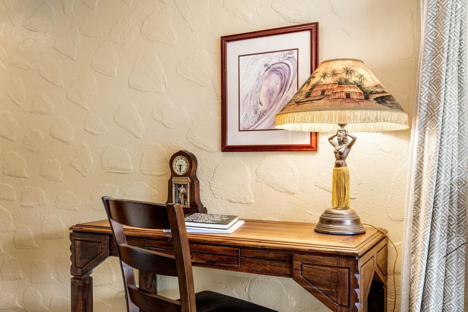 Condo, 1 King Bed with Sofa bed (Casa De Emdeko 210) | Interior