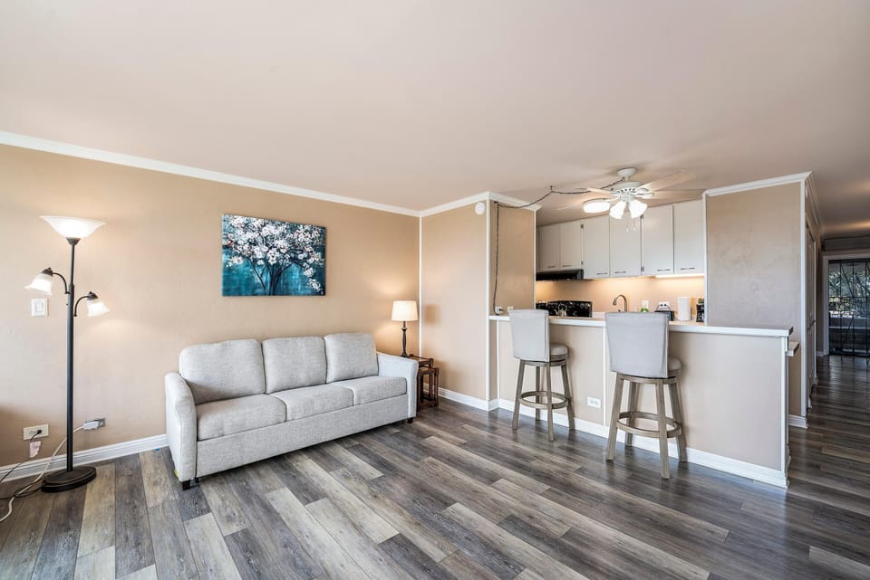 Condo, 1 Queen Bed with Sofa bed (Kalani Kai#104) | Living area