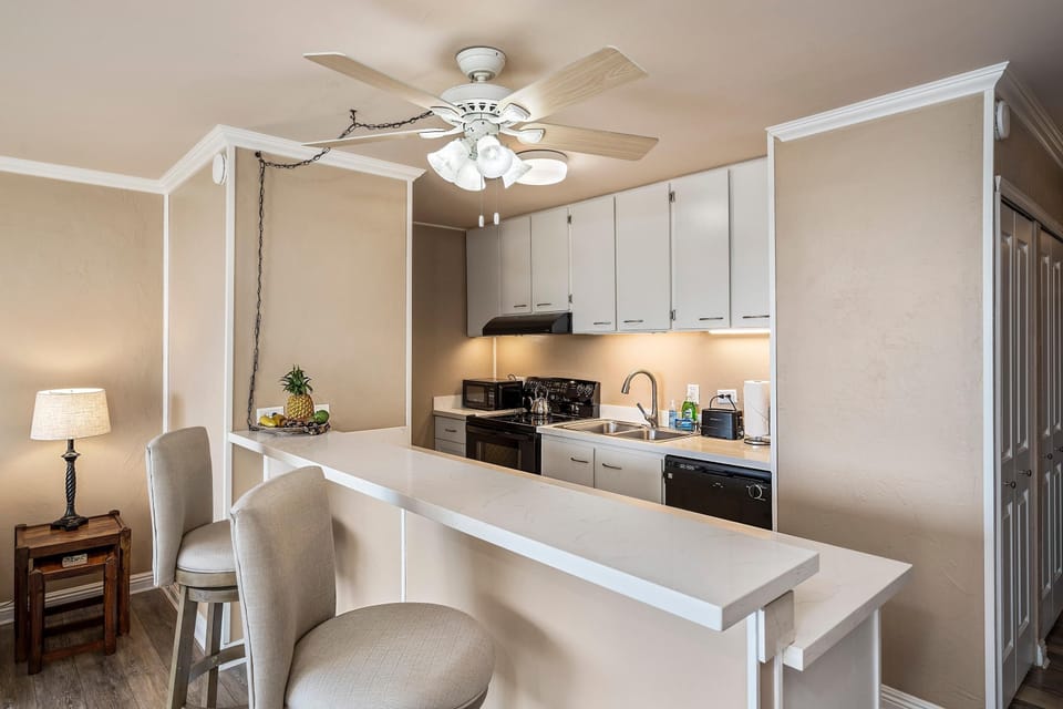 Condo, 1 Queen Bed with Sofa bed (Kalani Kai#104) | Private kitchen | Dishwasher, paper towels