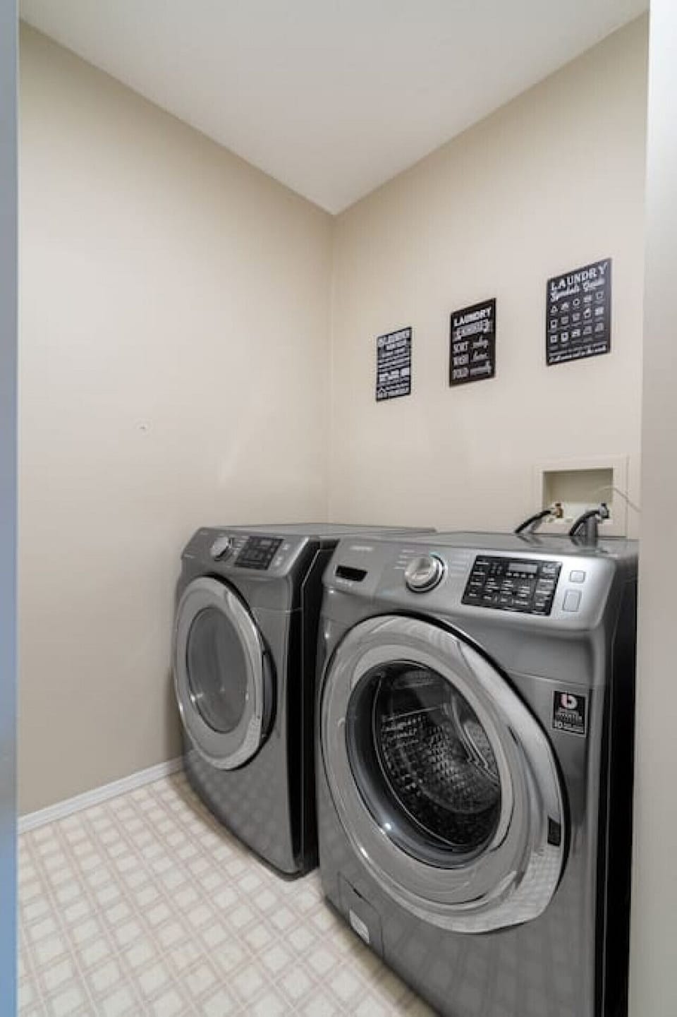 Ensuite washer/dryer.