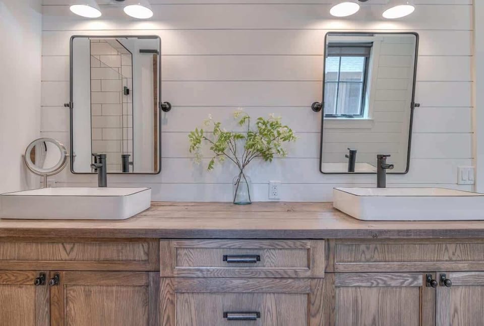 Primary Ensuite Bathroom 