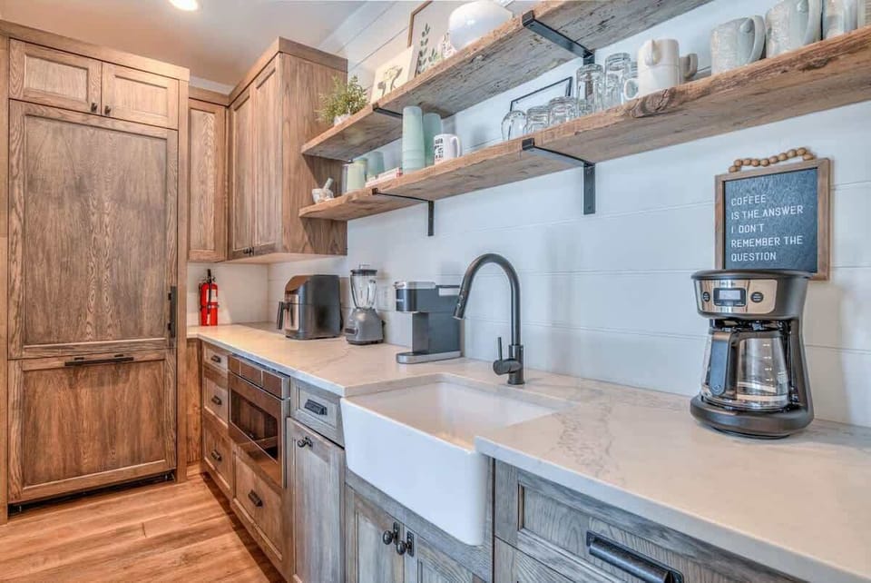 Butler Pantry 