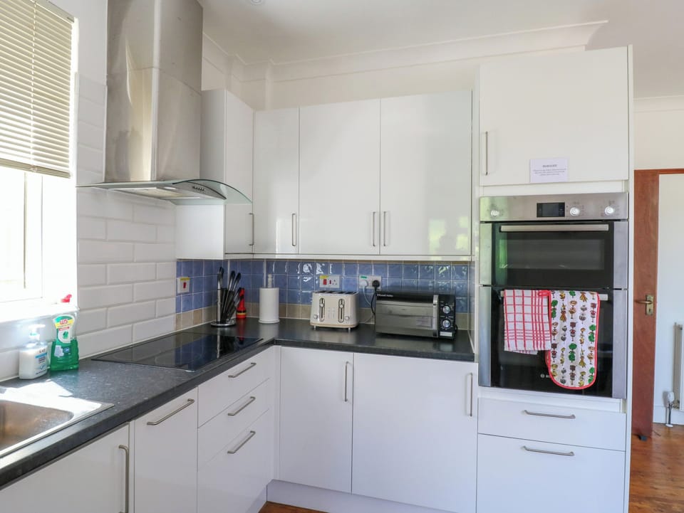 Fridge, microwave, dishwasher, electric kettle