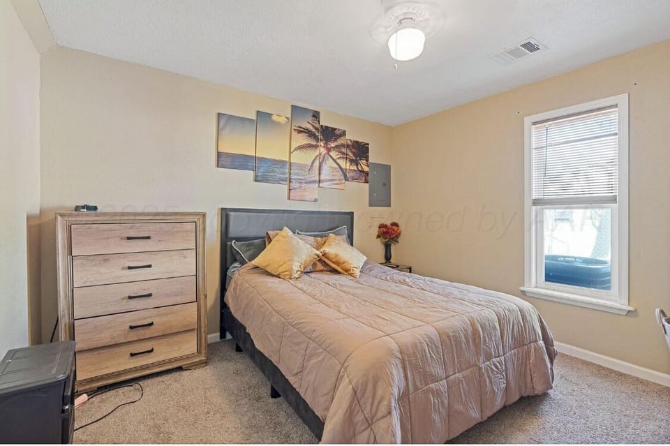 Sleep 8 massage bed 
32 inch Tv included