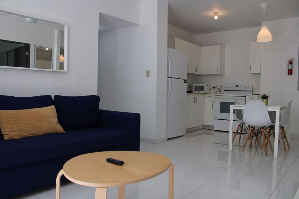 Basic Double Room Single Use | Living area