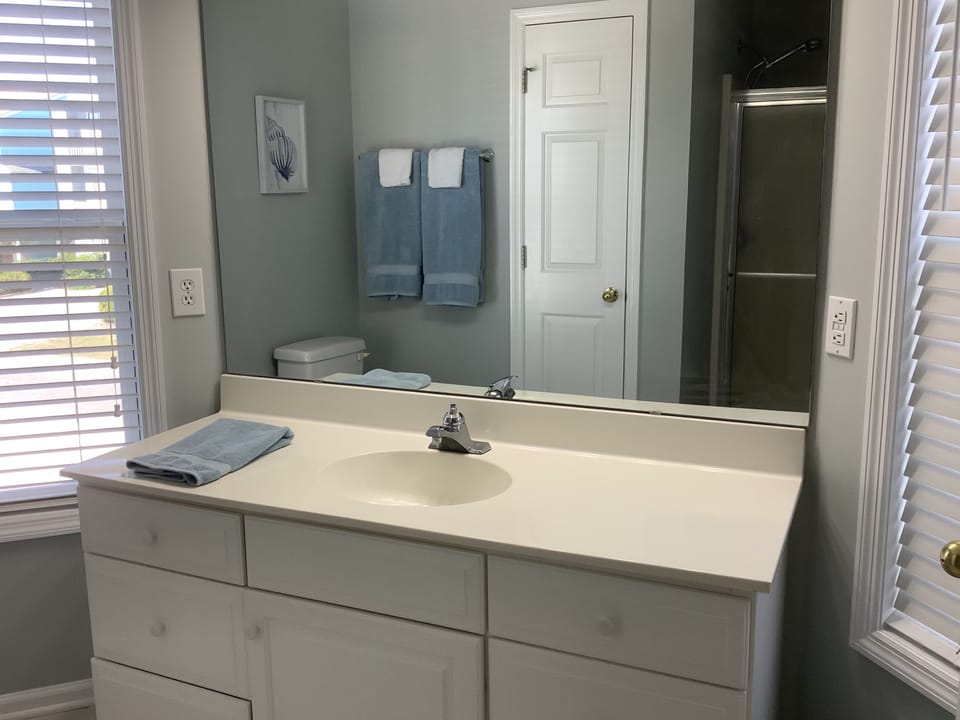 Master bedroom private bath