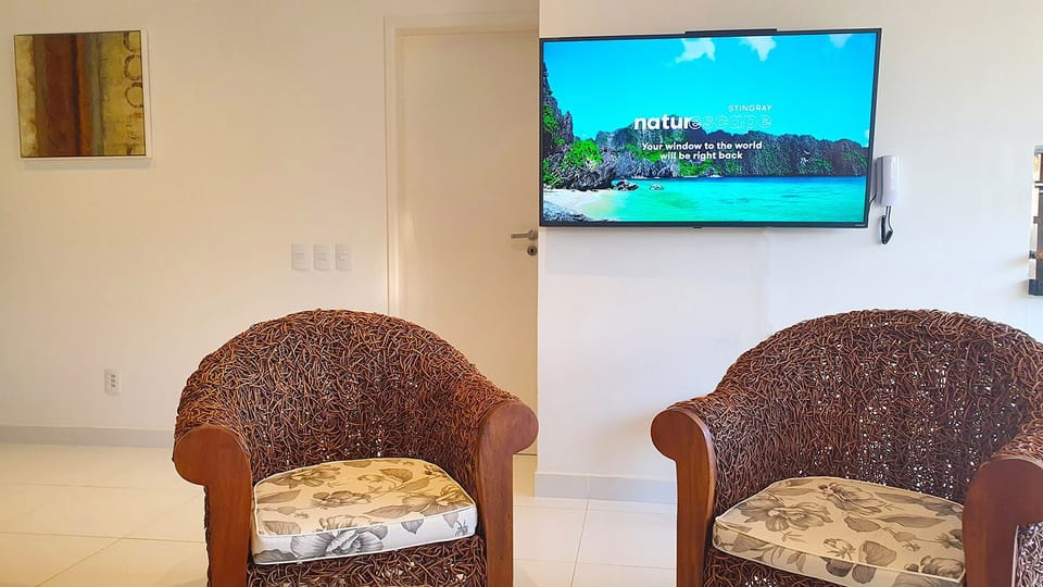 Tv Smart de 55 pol. com assinatura Sky. 