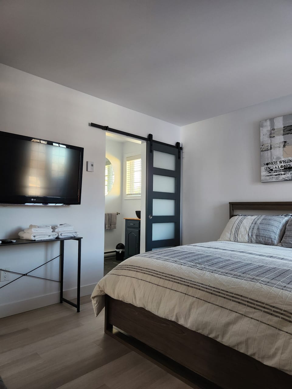 Basic Studio Suite | Free WiFi, bed sheets