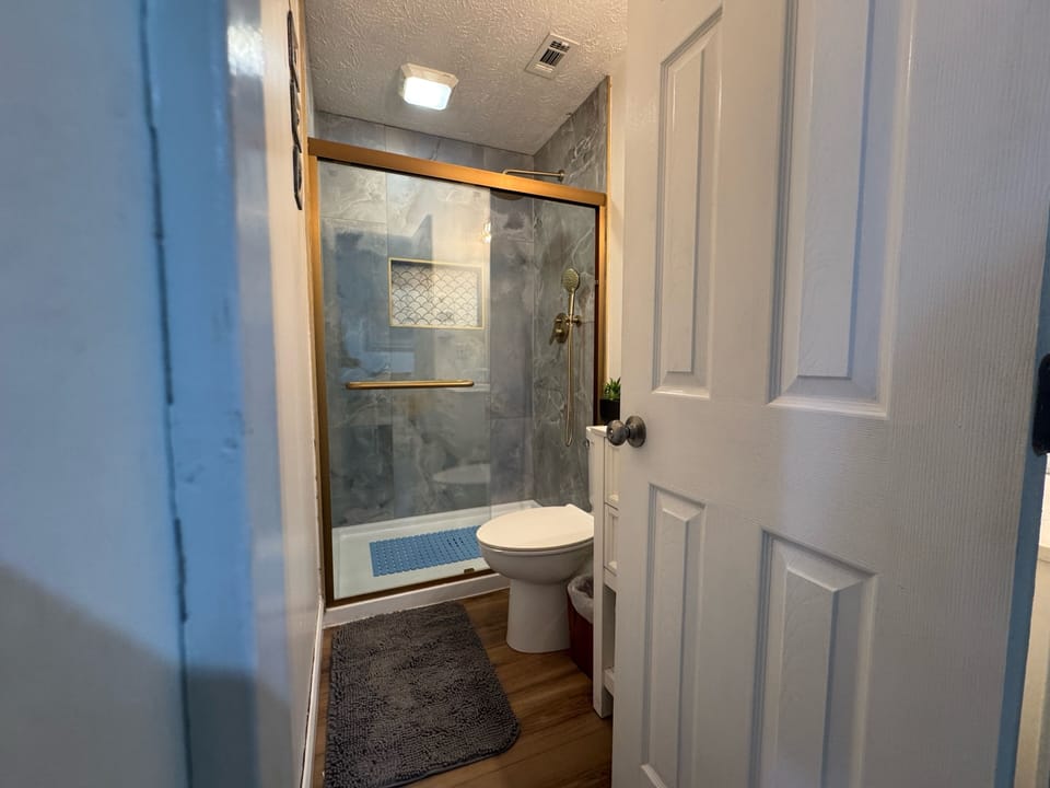 main floor bath with walk-in shower