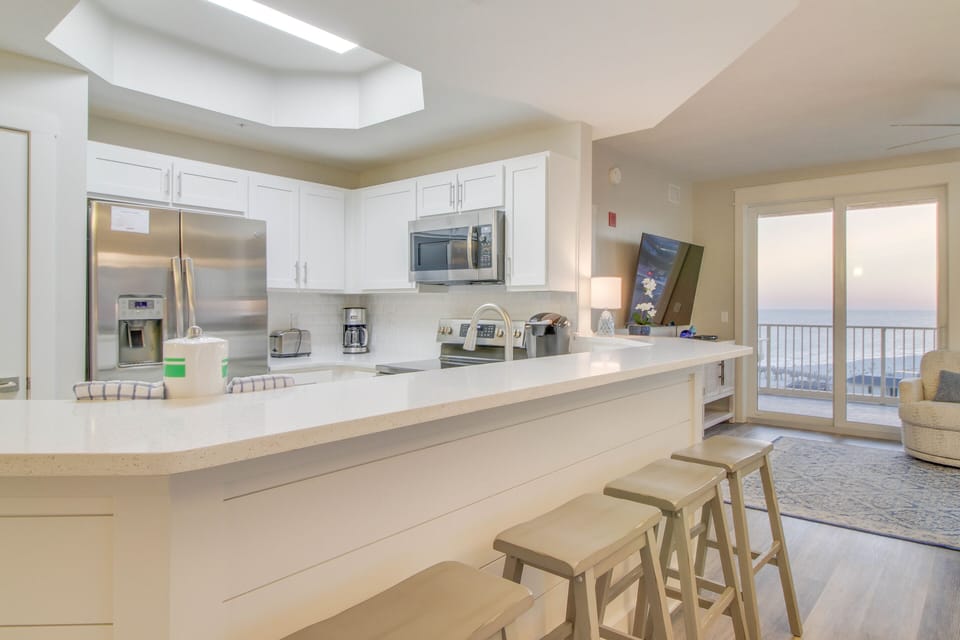 Barstool seating perfect for breakfast + brunch!