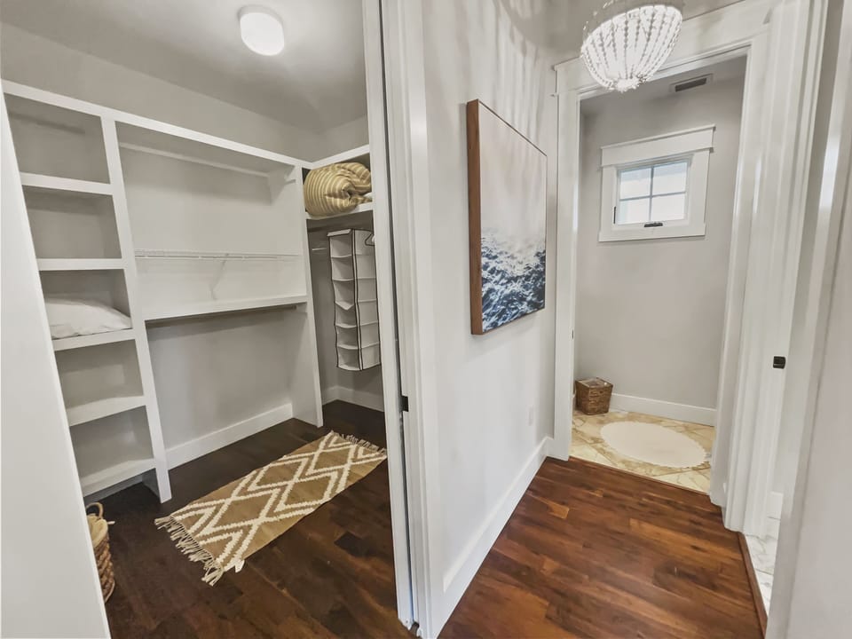 2nd Floor | King Master Ensuite Closet