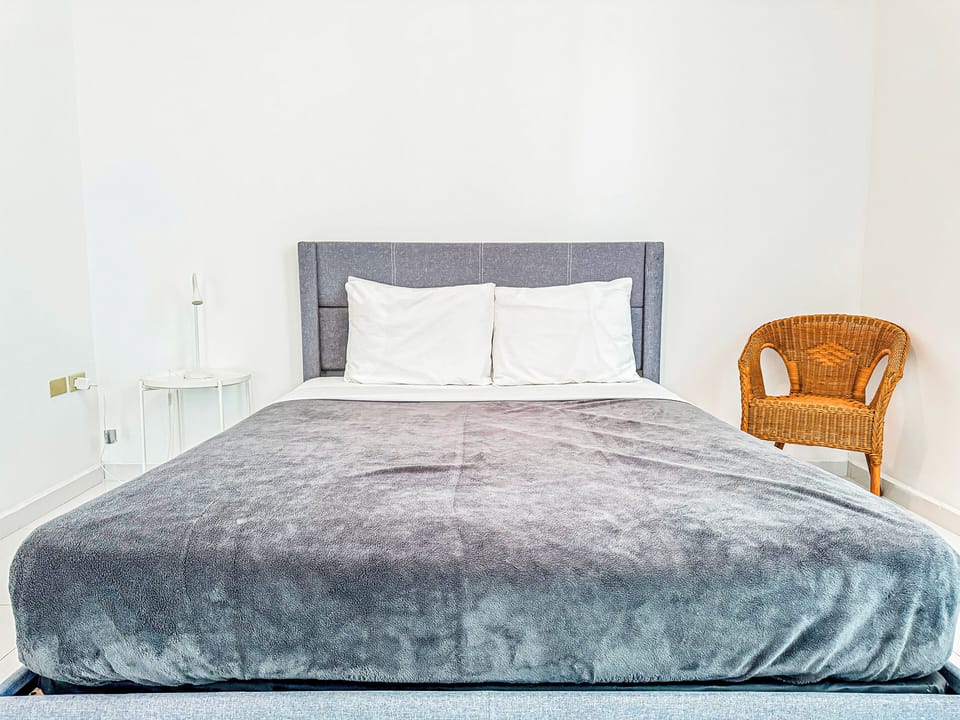 Iron/ironing board, WiFi (free)