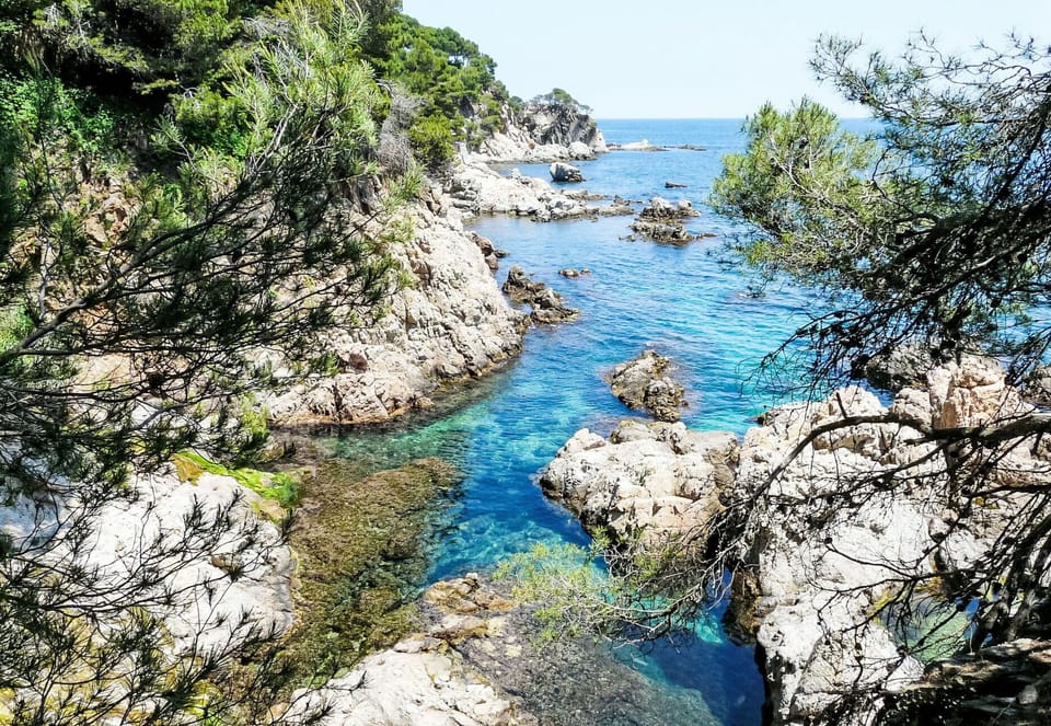 Body Of Water, Coast, Watercourse, Coastal And Oceanic Landforms, Rock, Terrain, Sea, Promontory, Shore, Headland
