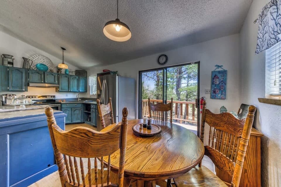 Dining area in Whispering Woods