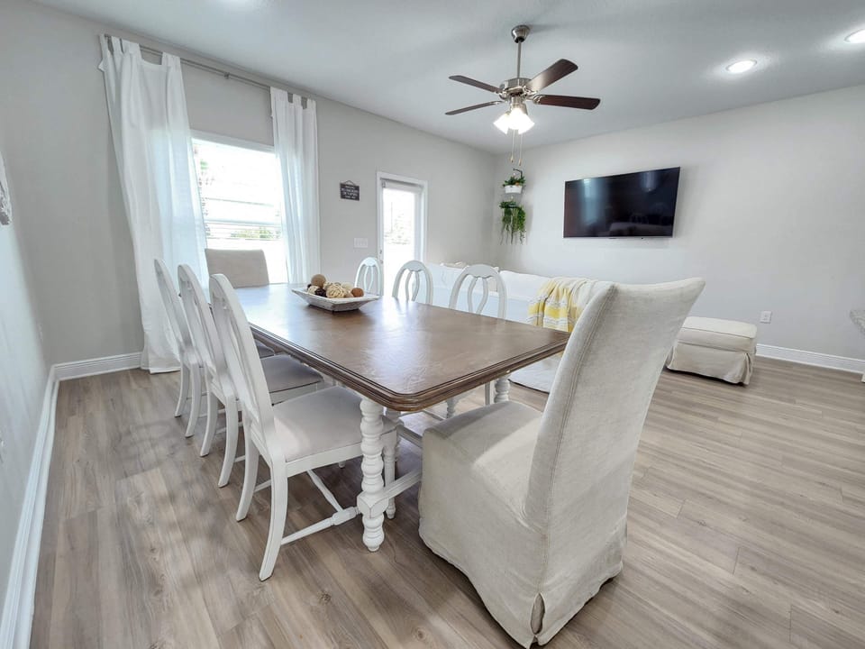Large dining table to seat 8 people.