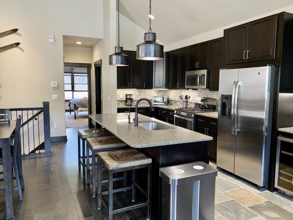 Kitchen with bar