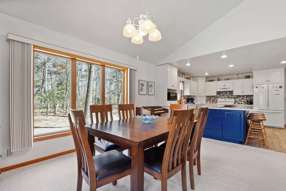 Dining table seats 6