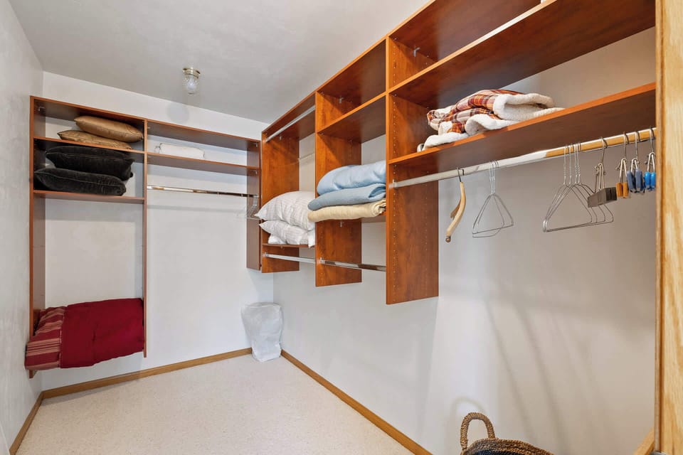 Walk in closet