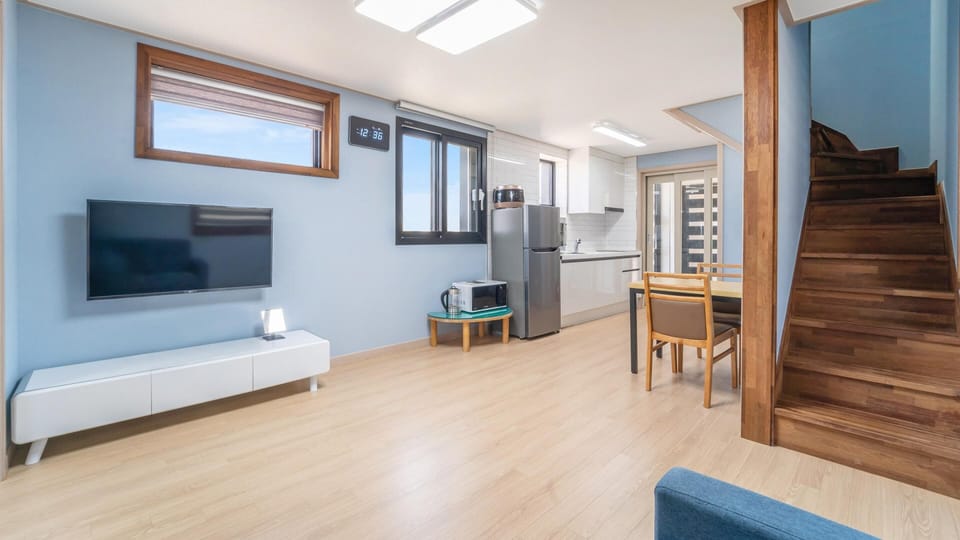 Basic Room, 2 Bedrooms (dokchae) | 2 bedrooms, free WiFi