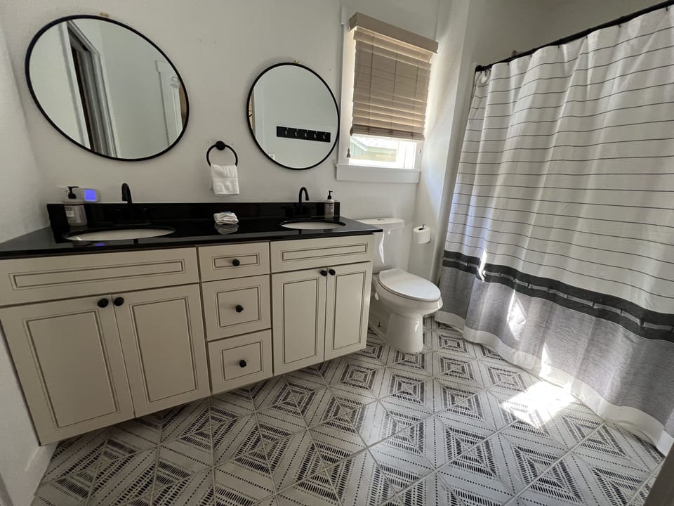 Main Floor King Bedroom Ensuite