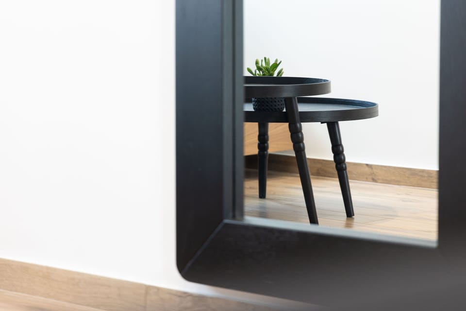 Classic Studio | Individually decorated, individually furnished, laptop workspace