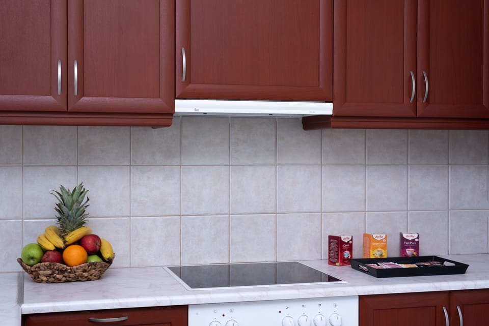 Comfort Duplex | Private kitchen | Full-size fridge, microwave, oven, stovetop