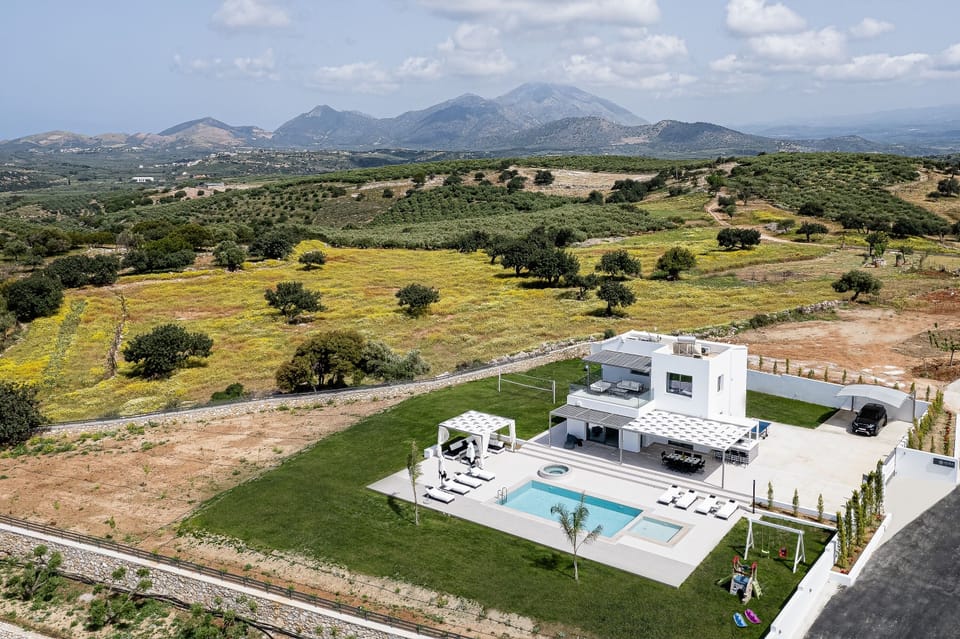 A serene sanctuary and you will have 2.000m2 for your exclusive use only.