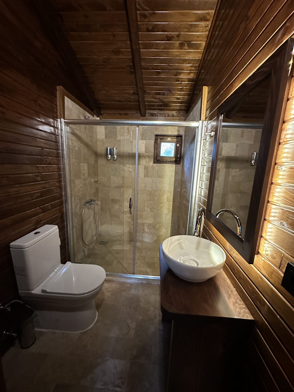 Deluxe Tree House | Bathroom