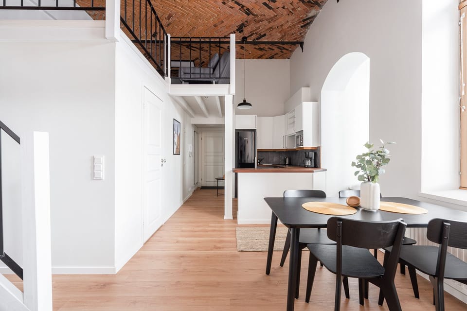 Deluxe Apartment | Dining room
