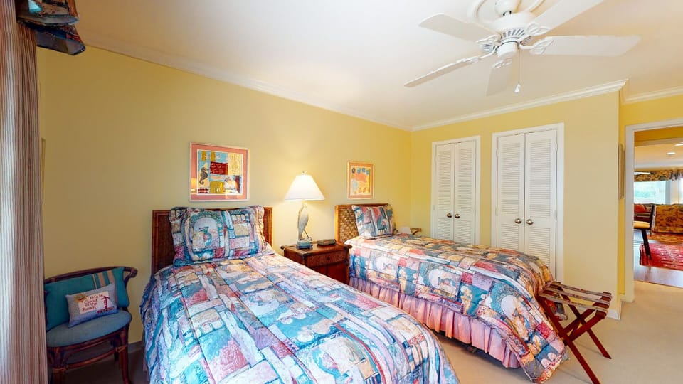 Bedroom 1: 2 Twins