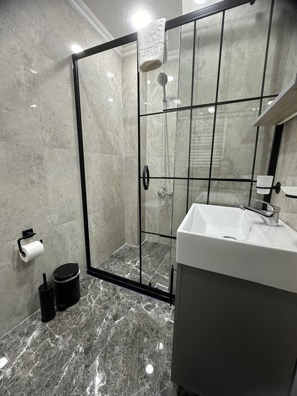Shower, free toiletries, hair dryer, towels