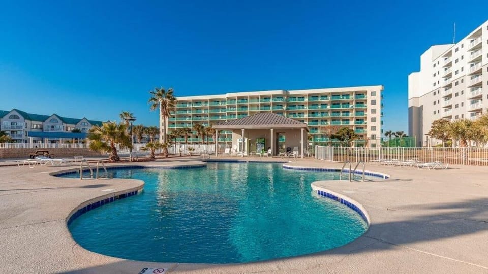 Royal Gulf Beach & Racquet Club, 375 Plantation Road, Fort Morgan, Alabama 36542, beach view condominium
