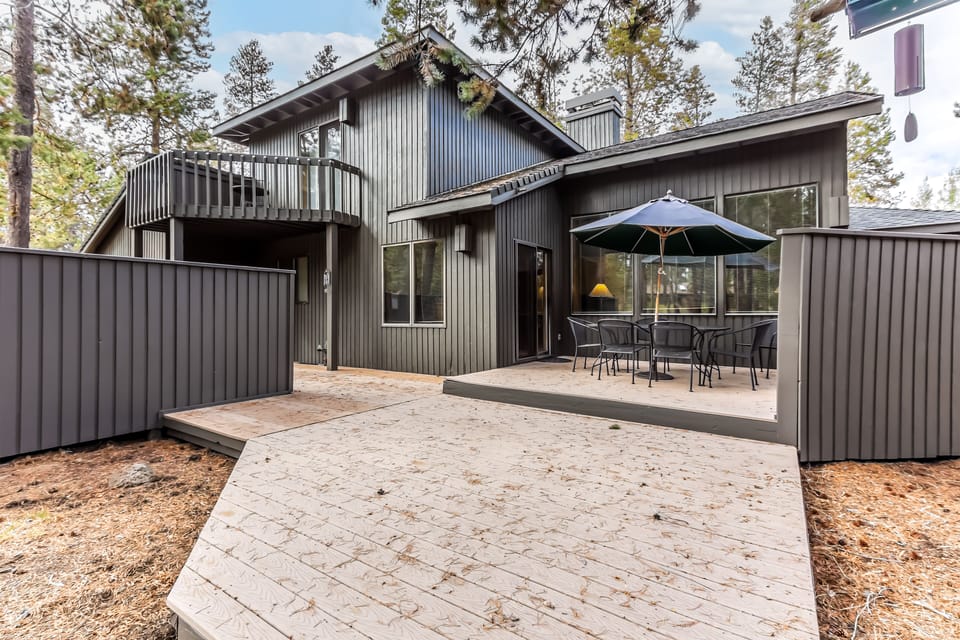Exterior Rear Deck