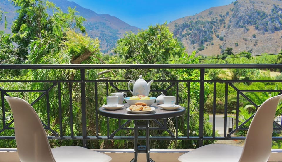 Exclusive Double or Twin Room, 1 Bedroom, Non Smoking, Mountain View | Egyptian cotton sheets, premium bedding, down comforters