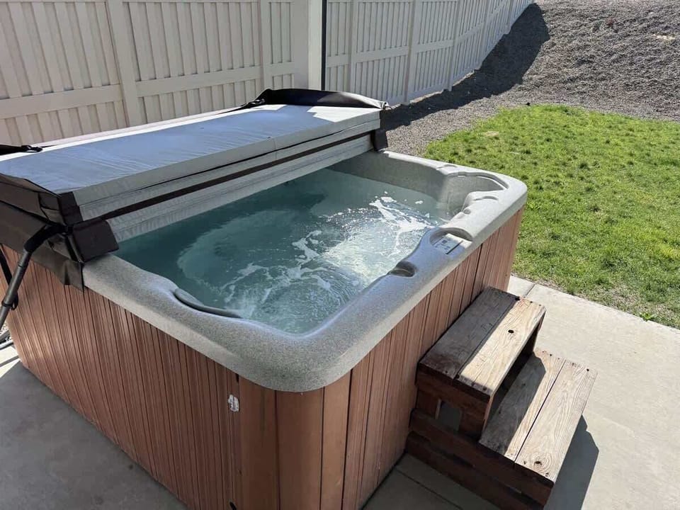 Hot tub