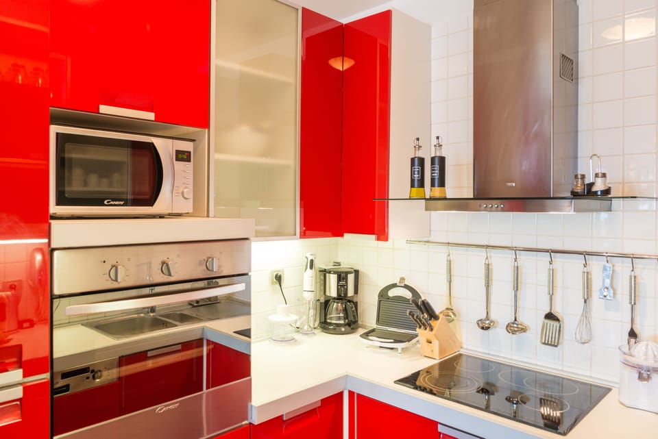 Apartment | Private kitchen | Fridge, microwave, oven, stovetop