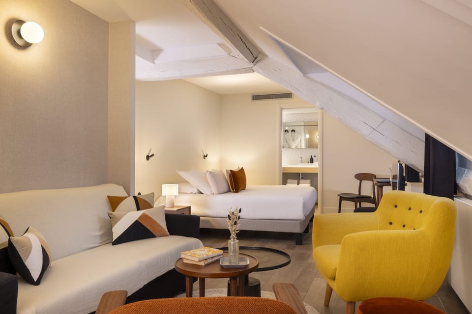 Junior Suite | Premium bedding, in-room safe, individually decorated