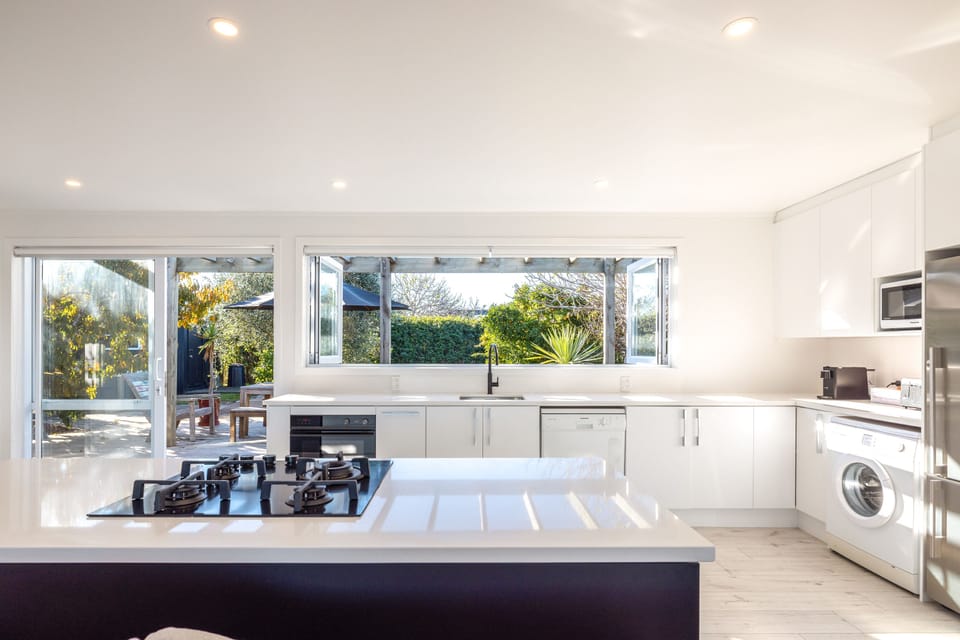 Executive Villa | Private kitchen | Full-size fridge, microwave, oven, stovetop