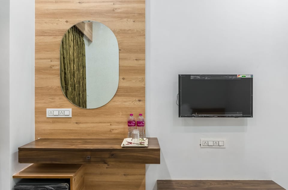 Deluxe Double or Twin Room, 1 Double Bed, City View | Egyptian cotton sheets, premium bedding, Select Comfort beds