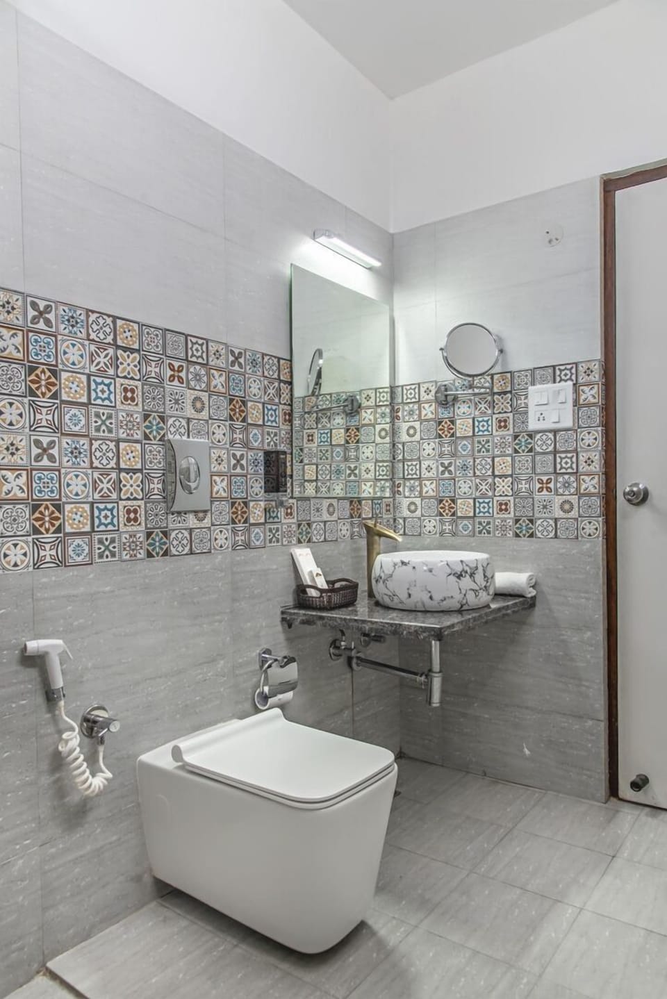 Shower, rainfall showerhead, eco-friendly toiletries, hair dryer