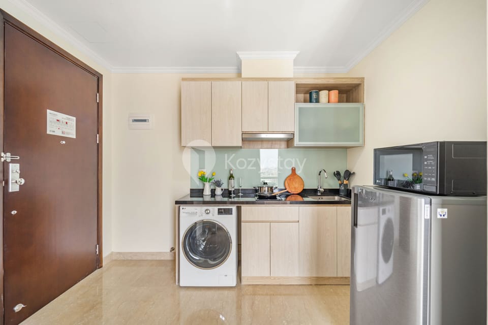 Apartment, 1 Bedroom, City View | Private kitchen | Fridge, microwave, stovetop, rice cooker